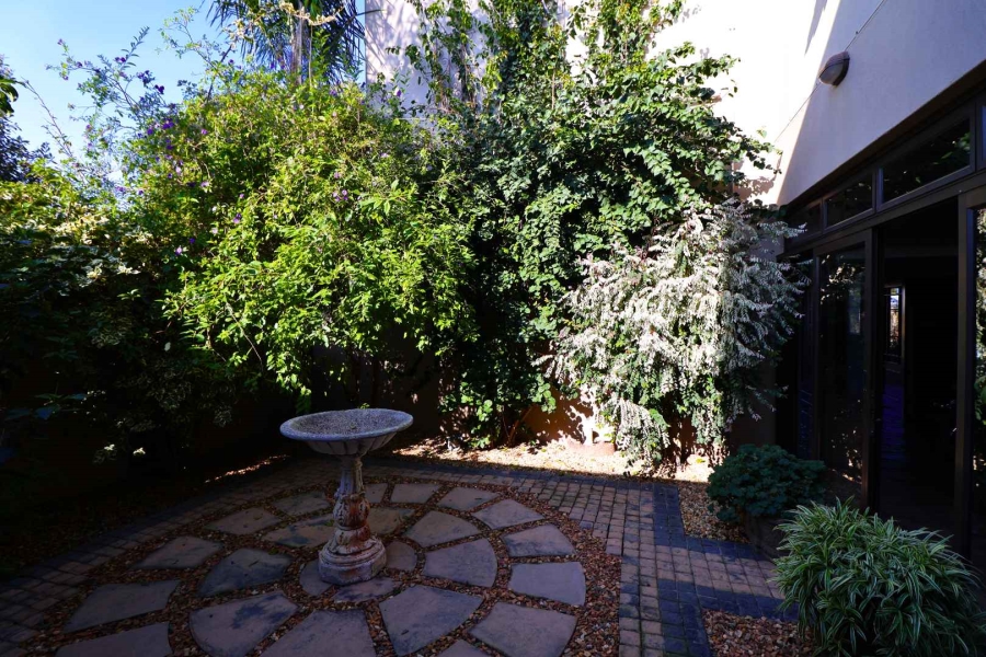 6 Bedroom Property for Sale in Sandbaai Western Cape